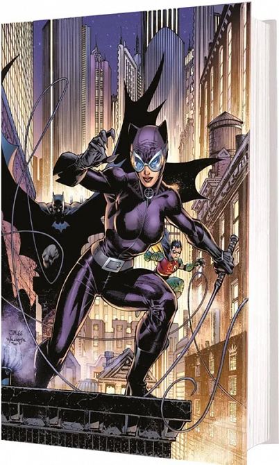 DC CELEBRATION: CATWOMAN (DELUXE EDITION)