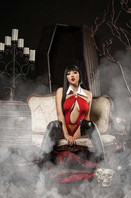 VENGEANCE OF VAMPIRELLA #23 VENGEANCE OF VAMPIRELLA #23