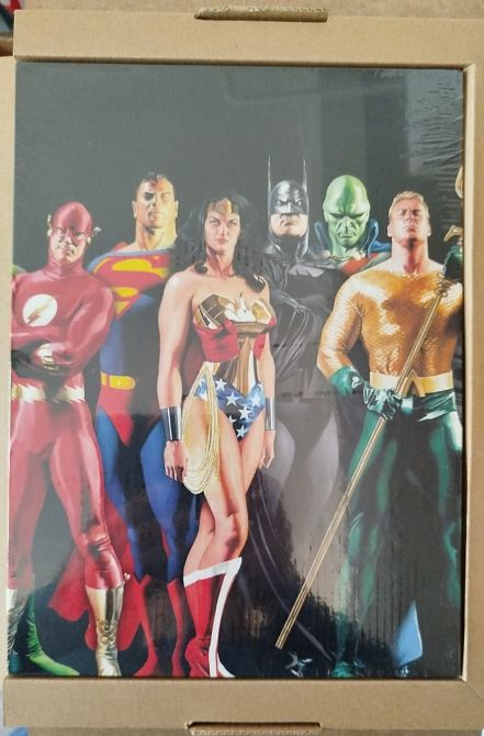 ABSOLUTE JUSTICE LEAGUE THE WORLDS GREATEST SUPER-HEROES BY ALEX ROSS & PAUL DINI HC (2024 EDITION) ABSOLUTE JUSTICE LEAGUE THE WORLDS GREATEST SUPER-HEROES BY ALEX ROSS & PAUL DINI HC (2024 EDITION)